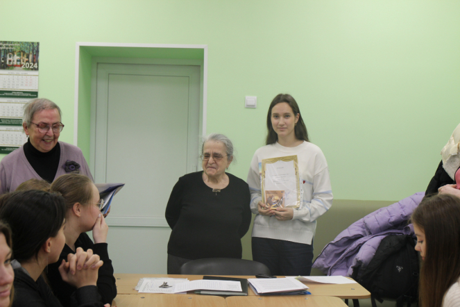 На кафедре иностранных языков Педиатрического университета наградили победителей конкурса переводов 4