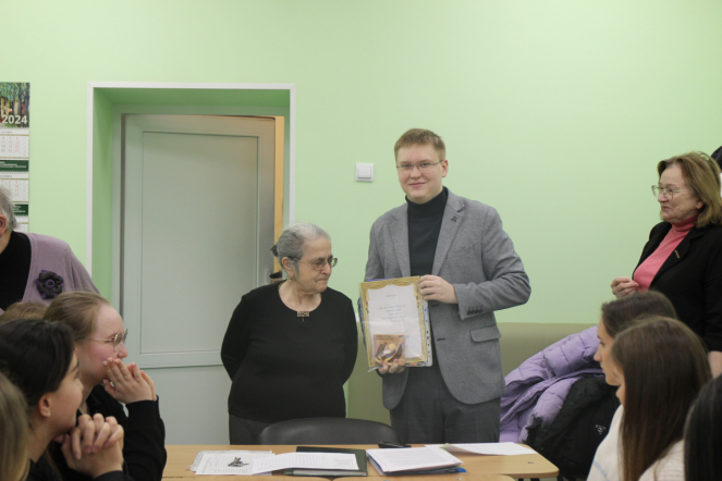 На кафедре иностранных языков Педиатрического университета наградили победителей конкурса переводов 5