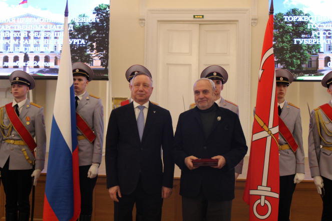 Губернатор Санкт-Петербурга вручил врачам Педиатрического университета государственные награды 13