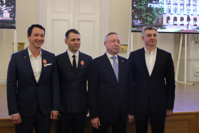 Губернатор Санкт-Петербурга вручил врачам Педиатрического университета государственные награды 14