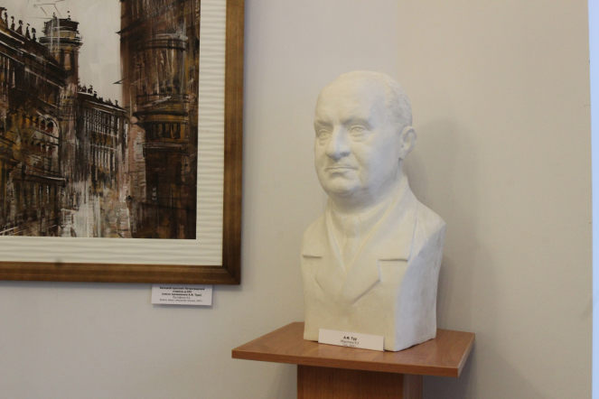 В Педиатрическом университете открыли выставку, посвященную академику Александру Туру 2