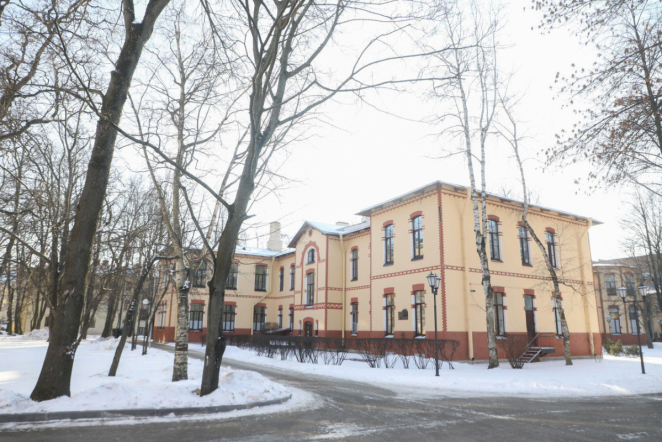 От удара по силометру до травмы в частной школе: подростки травмируются и получают медицинскую помощь в клинике Педиатрического университета