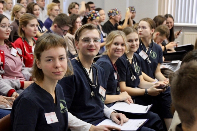 Студенты Педиатрического университета получили стипендии Президента и Правительства РФ