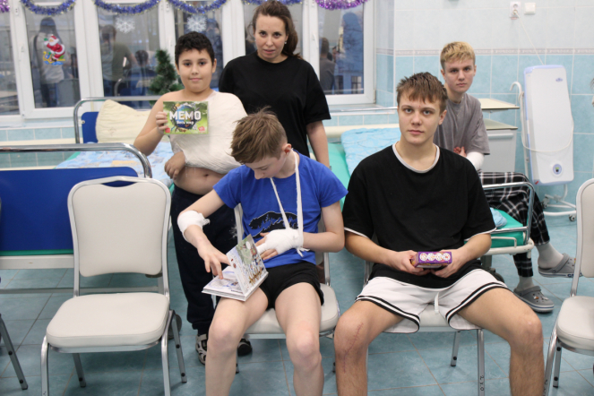 Пациентов клиники Педиатрического университета поздравили с Новым годом и Рождеством 5