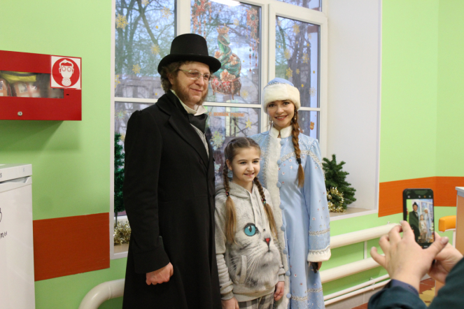 Пациентов клиники Педиатрического университета поздравили с Новым годом и Рождеством 6