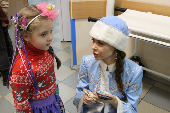 Пациентов клиники Педиатрического университета поздравили с Новым годом и Рождеством 9