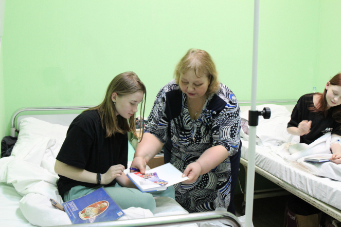 Пациентов клиники Педиатрического университета поздравили с Новым годом и Рождеством 14