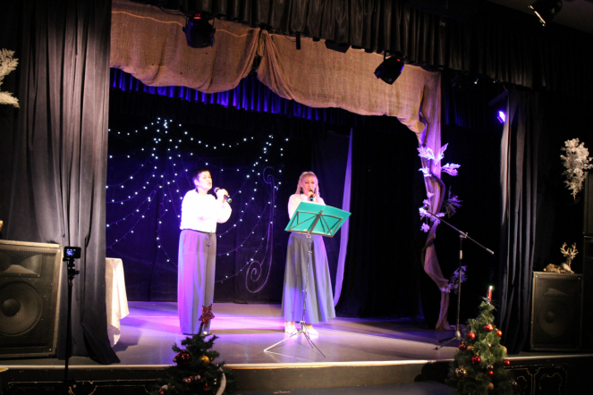 В студенческом клубе «Гиппократ» поздравили заслуженных сотрудников, которые проработали в Педиатрическом университете более 30 лет 10