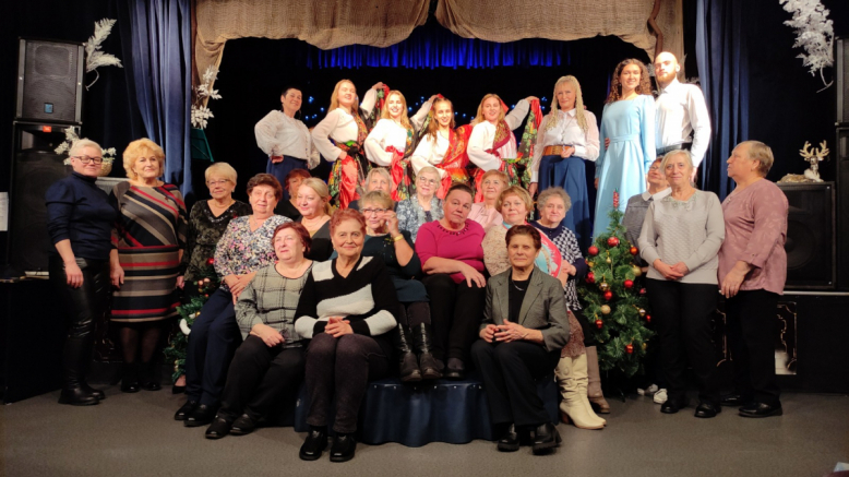 В студенческом клубе «Гиппократ» поздравили заслуженных сотрудников, которые проработали в Педиатрическом университете более 30 лет 20