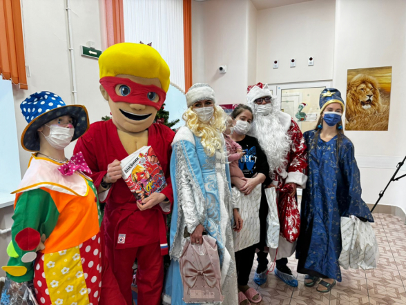 Пациентов клиники Педиатрического университета поздравили с наступающим Новым годом и Рождеством 3