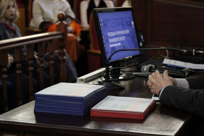 Первые выпускники юбилейного года: в Педиатрическом университете вручили дипломы клиническим психологам 5