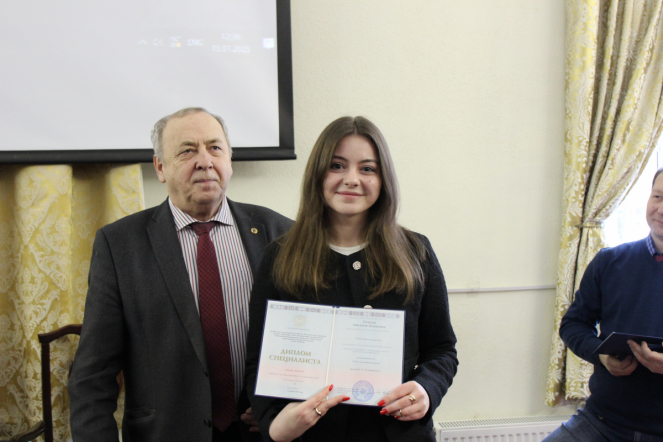 Первые выпускники юбилейного года: в Педиатрическом университете вручили дипломы клиническим психологам 43