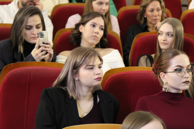 Первые выпускники юбилейного года: в Педиатрическом университете вручили дипломы клиническим психологам 50