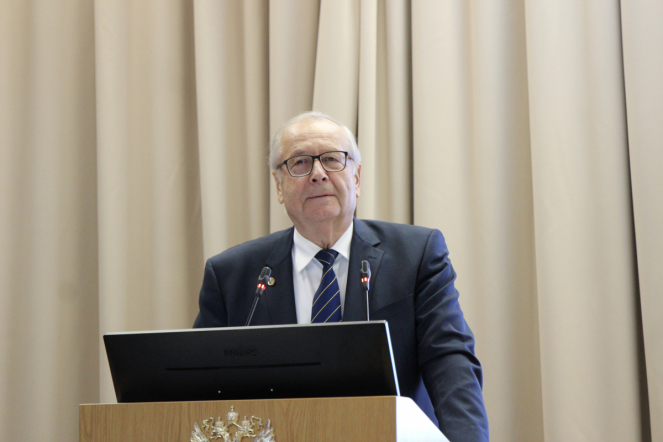 Академик РАН Юрий Лобзин представил на Учёном совете доклад о перспективах развития Института инфекционных болезней, клинической микробиологии и медицинской паразитологии