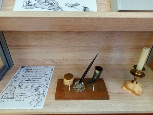 «Самостоянье человека - залог величия его»: в библиотеке Педиатрического университета открылась выставка ко Дню памяти Пушкина 11