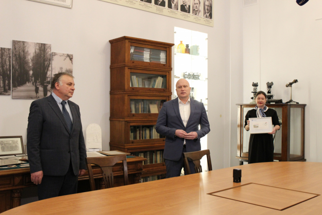 Почта России выпустила конверт, посвящённый 100-летию Педиатрического университета 10