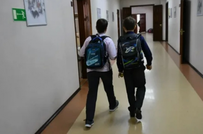 Врачи Педиатрического университета оказали помощь детям, которые получили травмы в школе