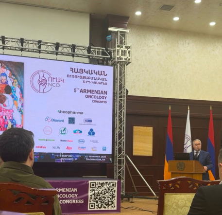 Заведующий кафедрой общей хирургии с курсом эндоскопии СПбГПМУ Рубен Аванесян провел более 20 операций в онкологическом центре в Армении 4