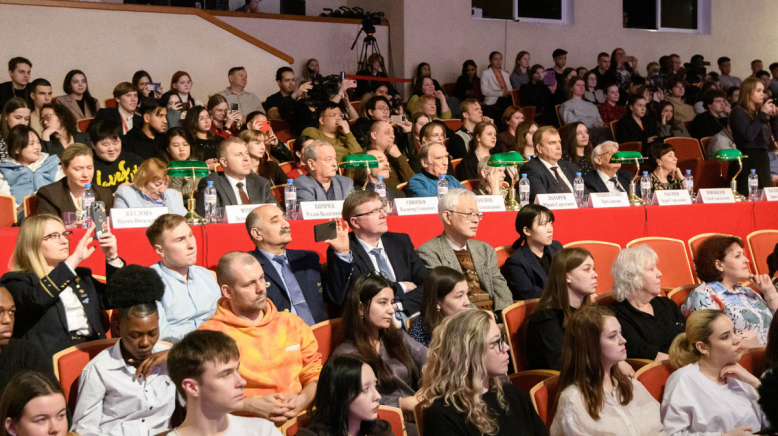 Студенты Педиатрического университета  - лауреаты поэтического конкурса 2