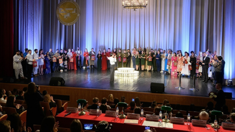 Студенты Педиатрического университета  - лауреаты поэтического конкурса 4