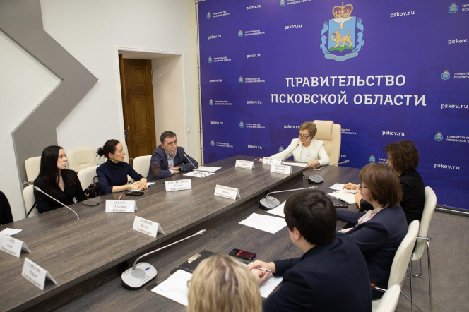 Итоги работы специалистов НМИЦ по педиатрии в Псковской области подвели в Правительстве региона