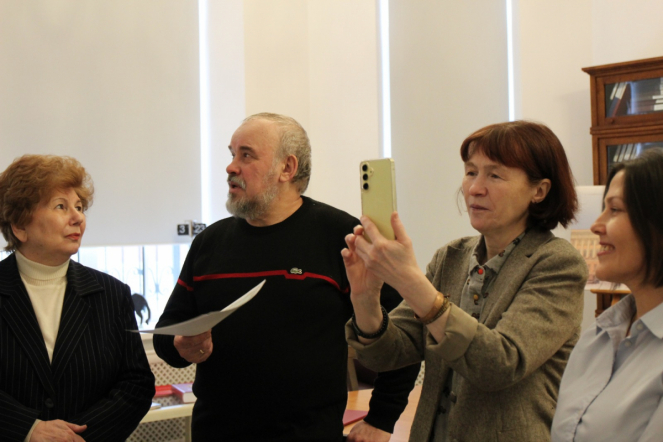 В музее Педиатрического университета открыли выставку, посвящённую началу весны 3