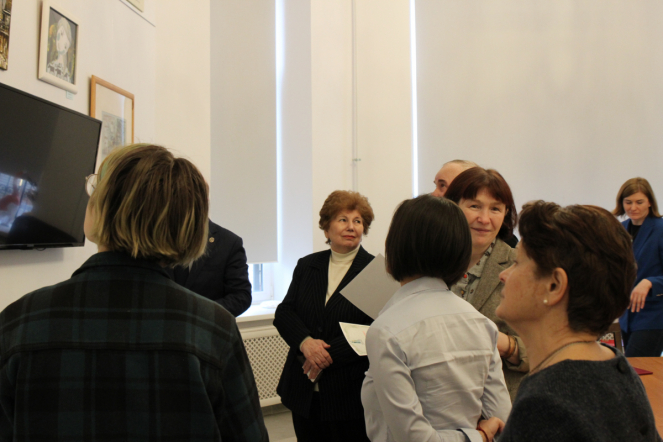 В музее Педиатрического университета открыли выставку, посвящённую началу весны 17