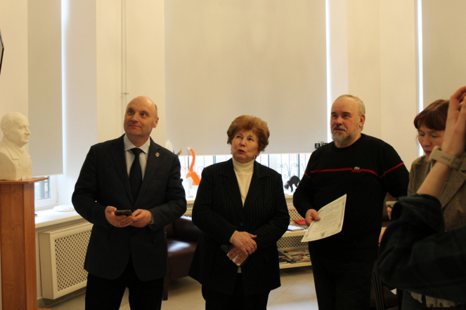 В музее Педиатрического университета открыли выставку, посвящённую началу весны 18