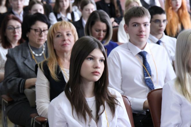 Моя будущая профессия — врач:  Педиатрический университет принимает форум старшеклассников 12