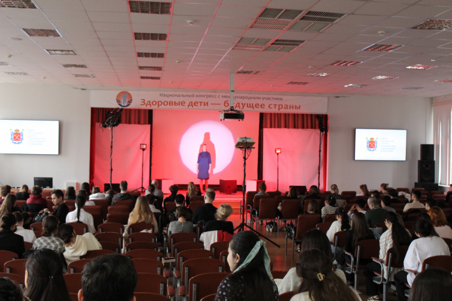 Творческий подход к серьезной теме: в Педиатрическом университете показали спектакль «228.1» 19