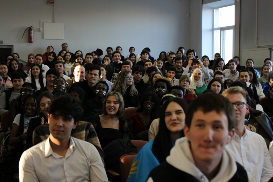 Таланты без границ: в Педиатрическом университете прошел международный фестиваль «Краски мира» 76