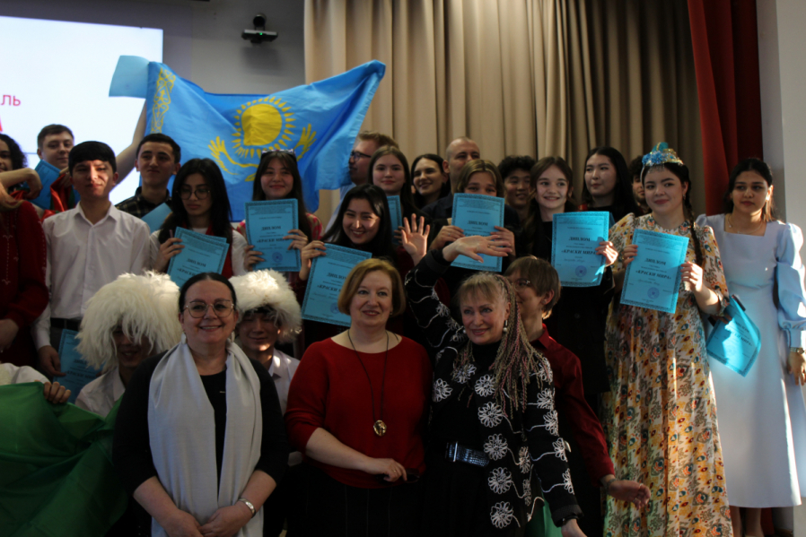 Таланты без границ: в Педиатрическом университете прошел международный фестиваль «Краски мира» 90