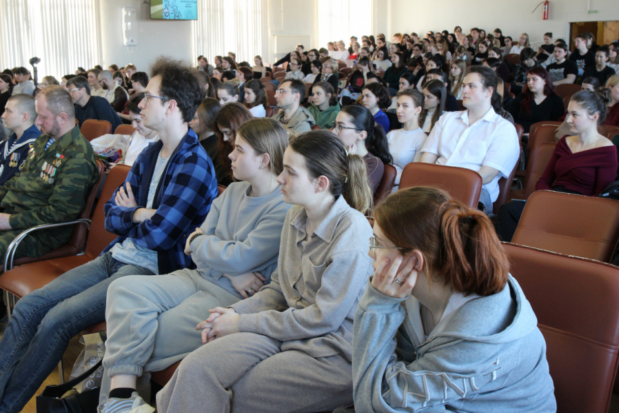 В Педиатрическом университете прошел концерт в поддержку участников специальной военной операции 16