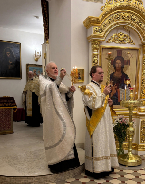 В Педиатрическом университете зажегся Благодатный огонь 2