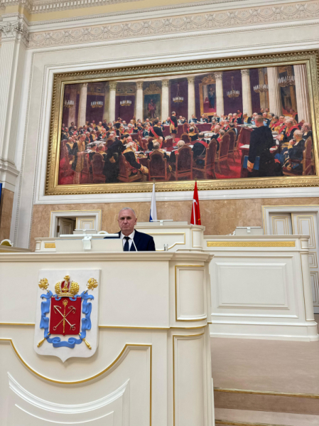 Студенты Педиатрического университета выступили с докладами на  конференции в Законодательном собрании 1