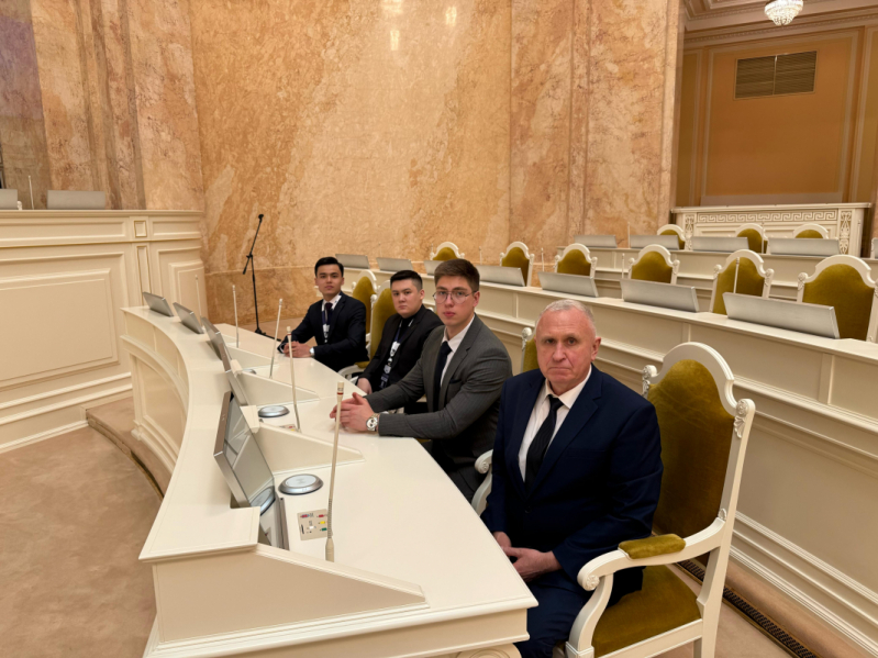 Студенты Педиатрического университета выступили с докладами на  конференции в Законодательном собрании 7