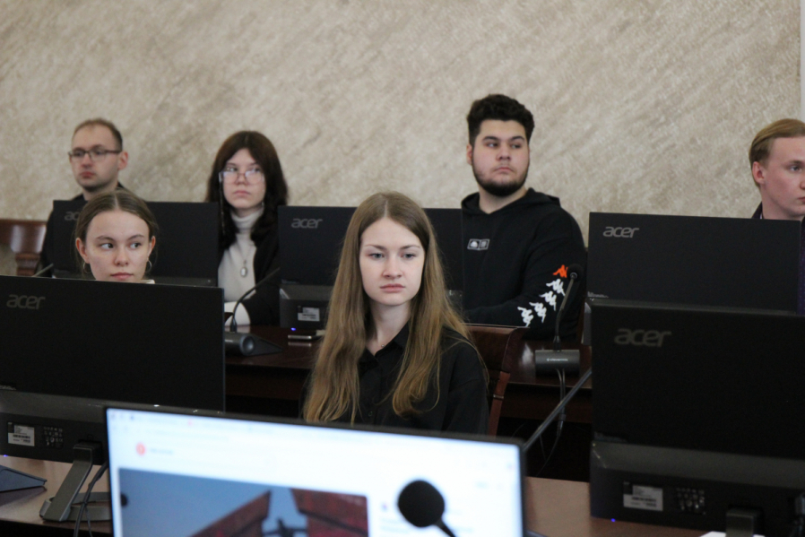 В Педиатрическом университете состоялся патриотический форум 14