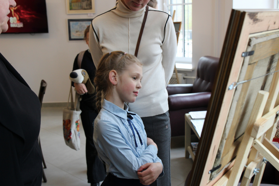 Память четырёх поколений: в Педиатрическом университете открылась выставка ко Дню Победы 13