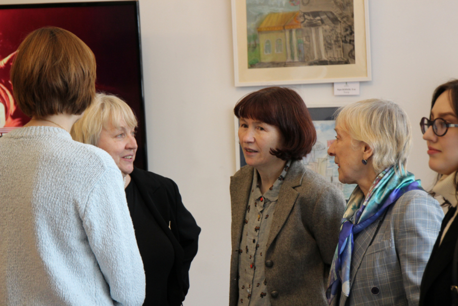 Память четырёх поколений: в Педиатрическом университете открылась выставка ко Дню Победы 15