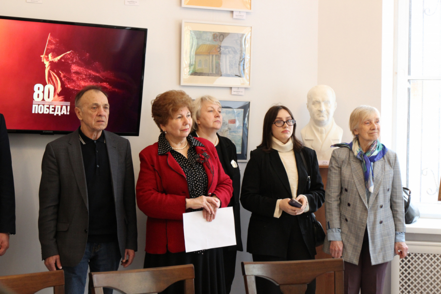 Память четырёх поколений: в Педиатрическом университете открылась выставка ко Дню Победы 21