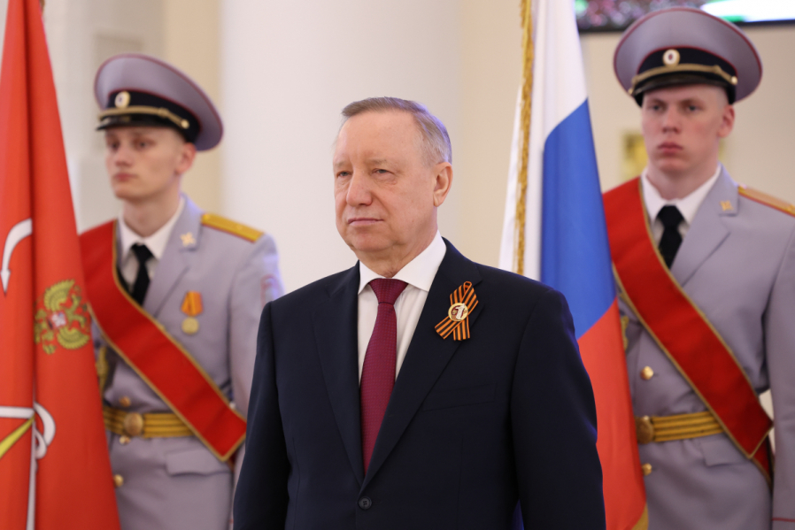 В Смольном чествовали выдающихся жителей Петербурга: Александр Беглов вручил государственные награды