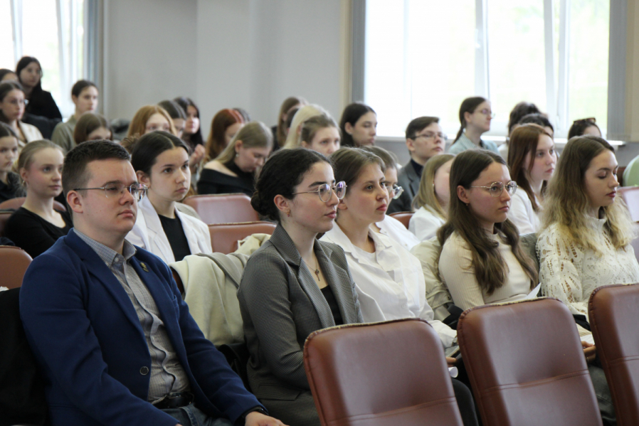 В Педиатрическом университете состоялся кинофорум, посвященный 80-летию Победы 6