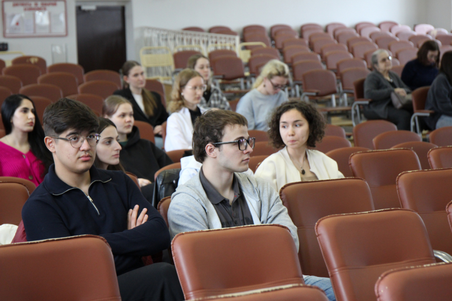 В Педиатрическом университете состоялся кинофорум, посвященный 80-летию Победы 7