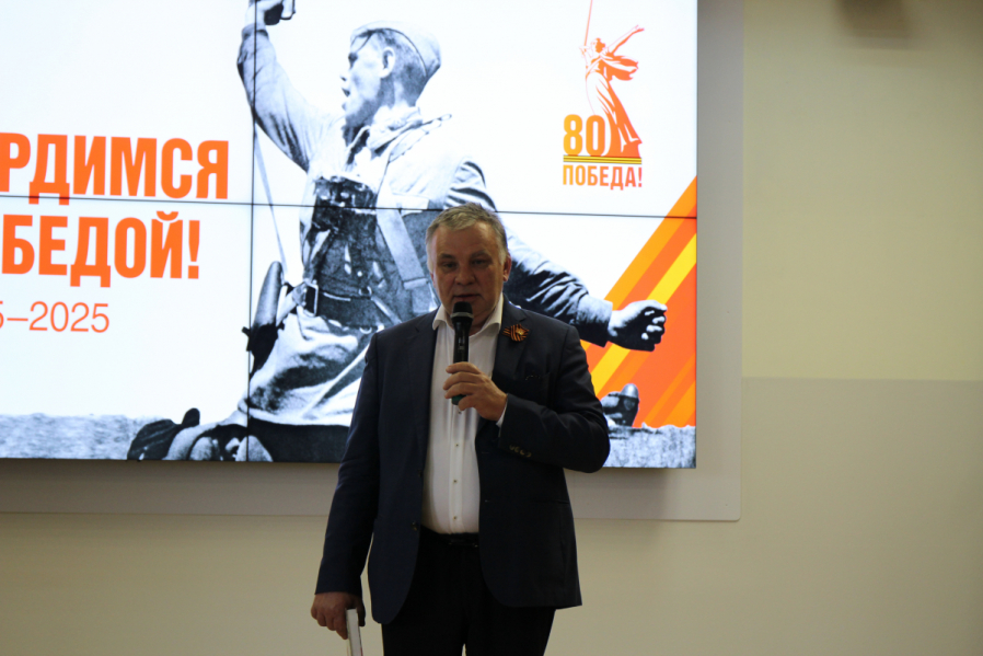 «Герои в белых халатах»: в Педиатрическом университете прошел концерт клуба «Гиппократ» 1