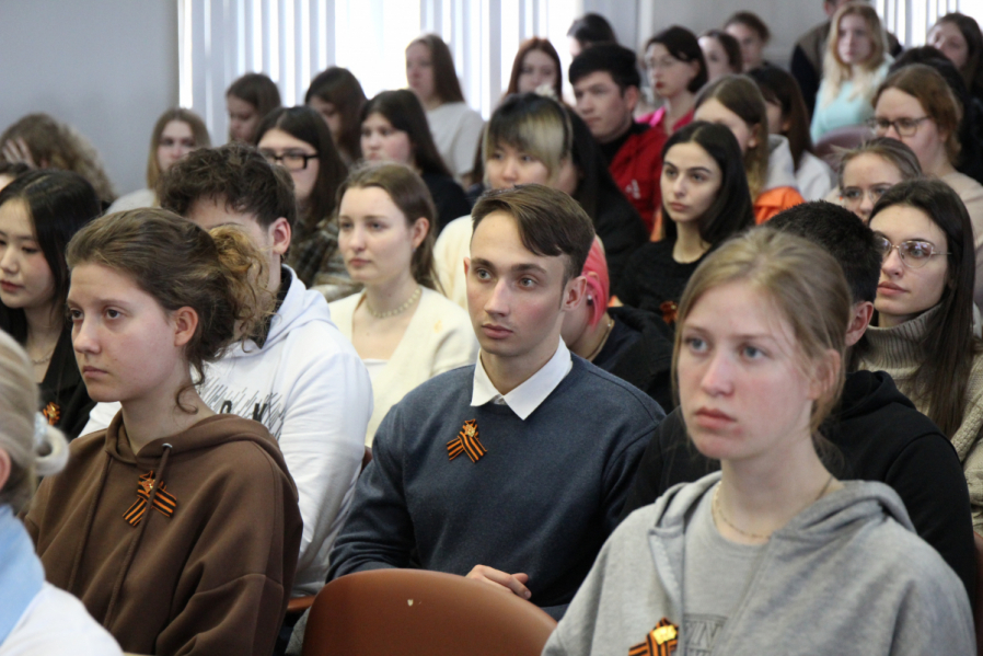 «Герои в белых халатах»: в Педиатрическом университете прошел концерт клуба «Гиппократ» 2