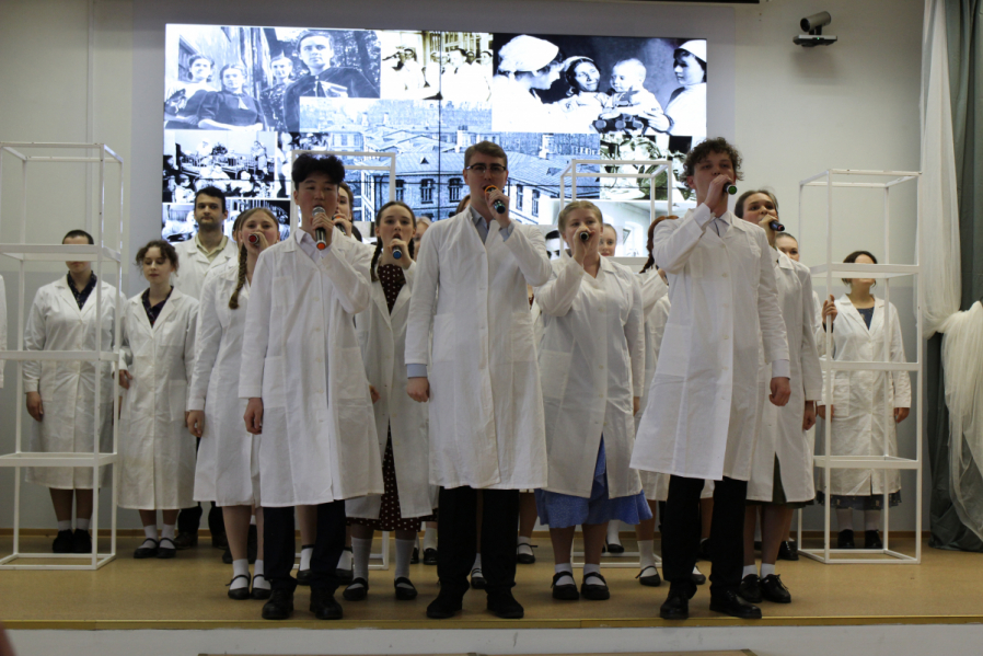«Герои в белых халатах»: в Педиатрическом университете прошел концерт клуба «Гиппократ» 9