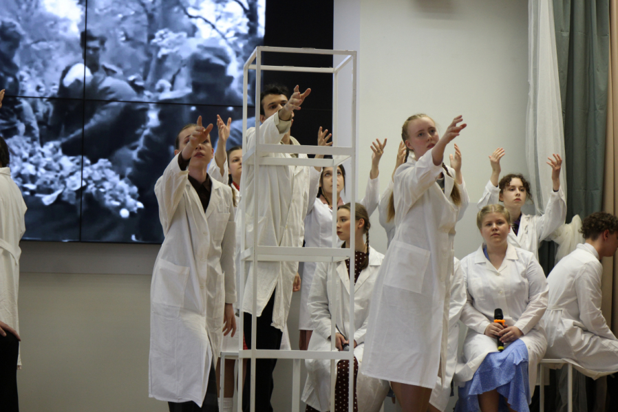 «Герои в белых халатах»: в Педиатрическом университете прошел концерт клуба «Гиппократ» 11