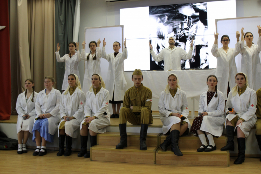«Герои в белых халатах»: в Педиатрическом университете прошел концерт клуба «Гиппократ» 33