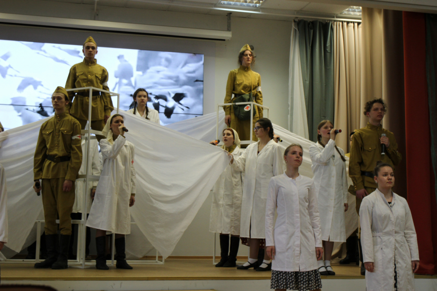 «Герои в белых халатах»: в Педиатрическом университете прошел концерт клуба «Гиппократ» 35