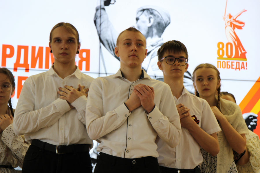 Студенты медицинского училища Педиатрического университета провели концерт к 80-летию Победы в Великой Отечественной войне 10